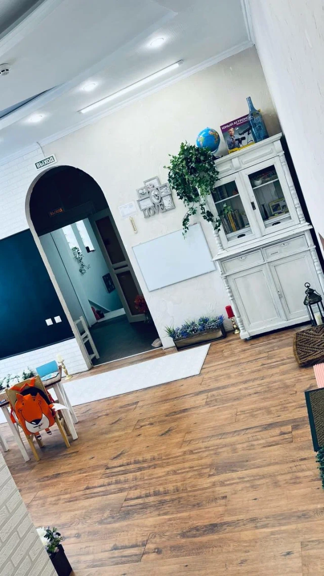 Частная школа `Свои дети`