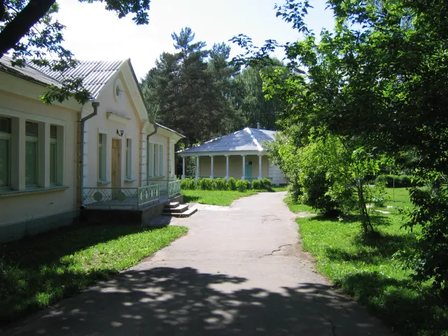 Территория школы