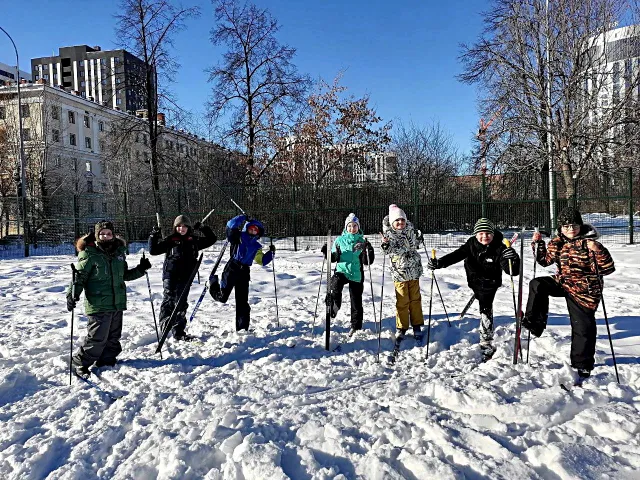 Занятие на лыжах